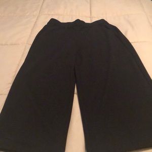 Gap black wide leg cropped pants